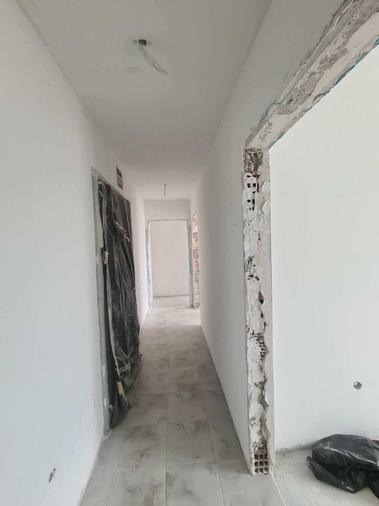 Продава се Тристаен апартамент в Хасково, Дружба 1 - 111 кв.м за 950 €/кв.м - Снимка #7