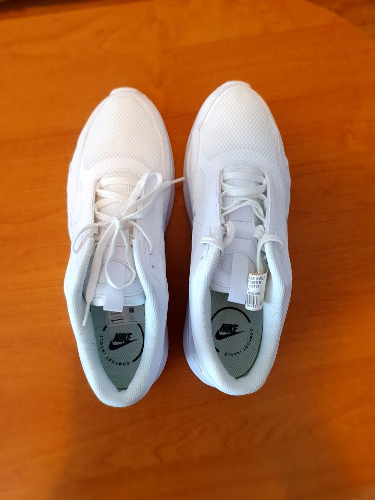 White Nike Air max. Size 45