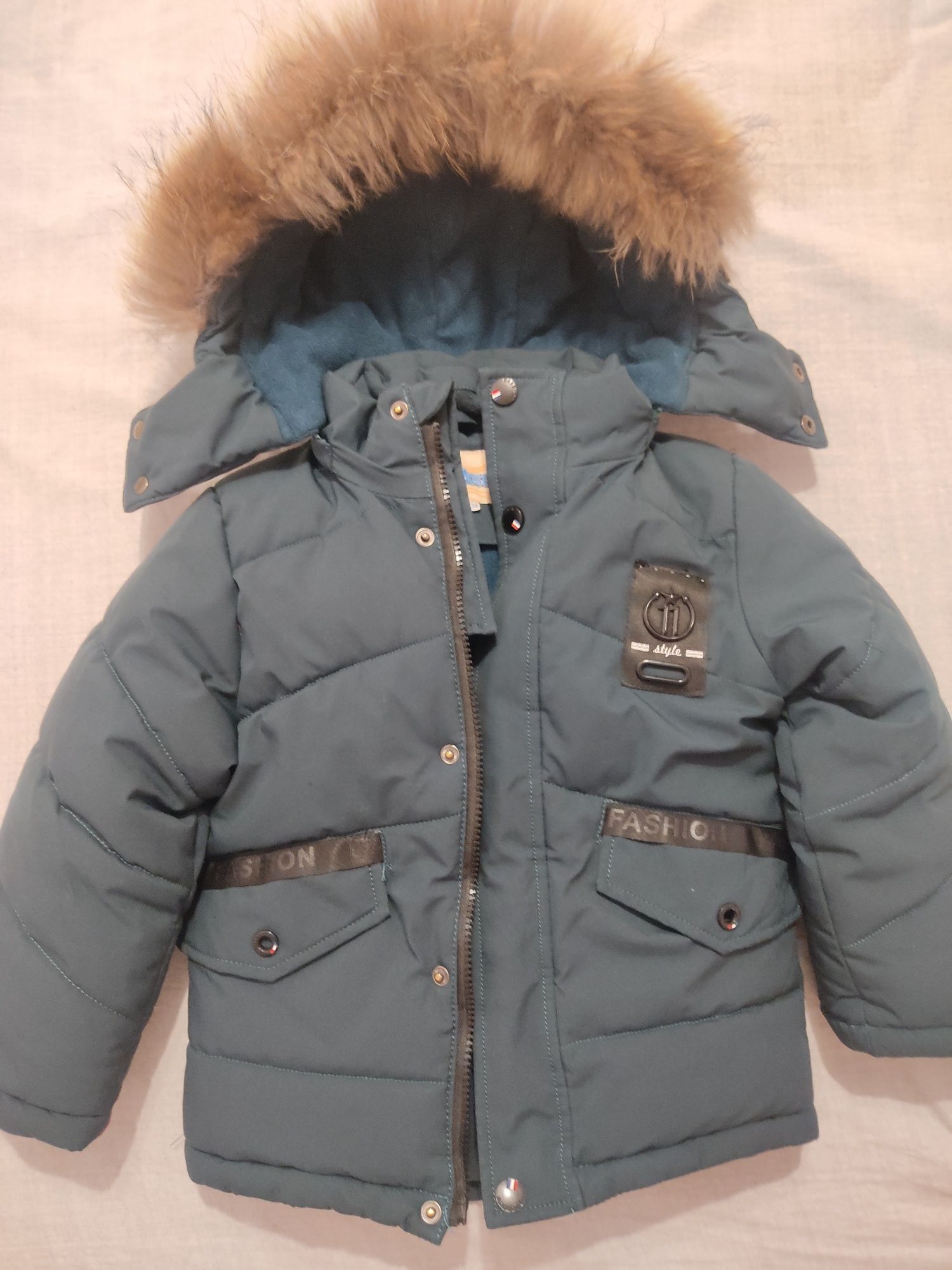 Продам куртки зимние детские