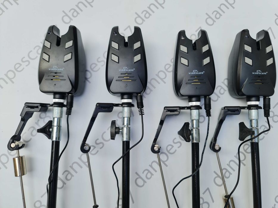 Set 4 Avertizori digitali TLI06 cu 4 swingere cu iluminare si 4 Tije