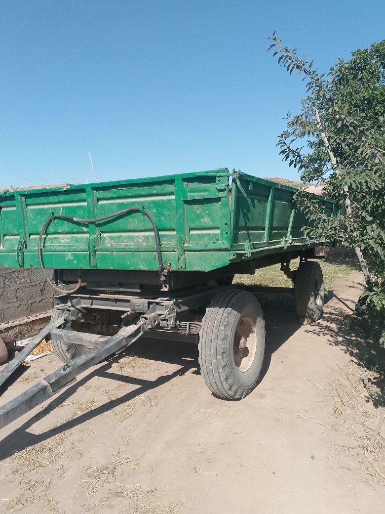 T28 traktor sotiladi