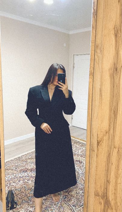 Пальто - 40 000, платье-5 000т