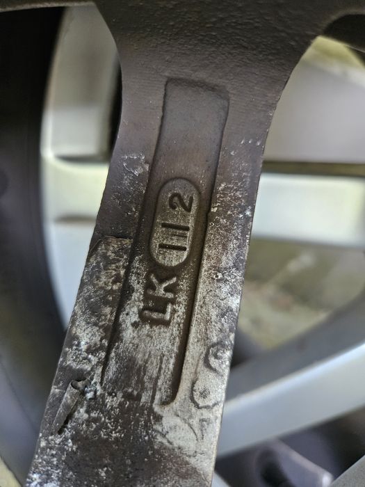 4 бр. Зимни гуми +джанти +тасове Комплект!! 5×112/ 15 цола VW Golf