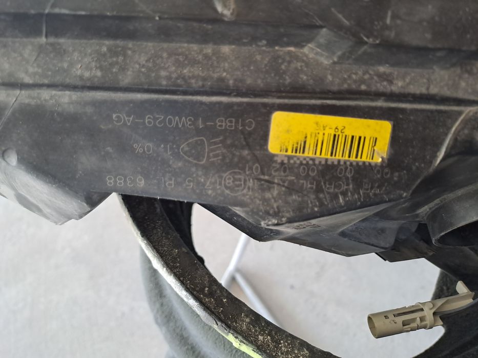 десен фар за Ford Fiesta 2013-16