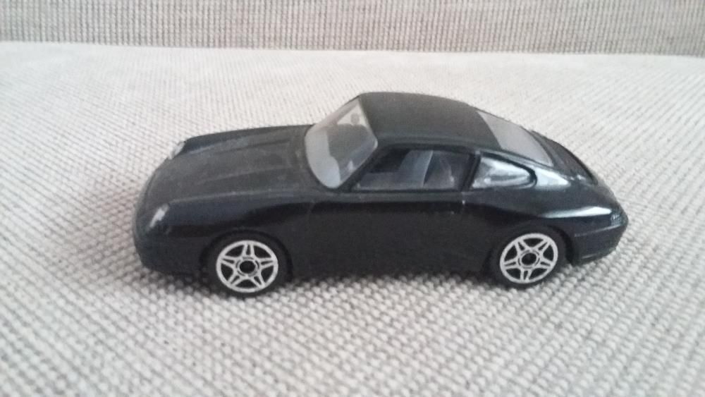 Vand macheta Porsche 911 scara 1/43 producător Bburago
