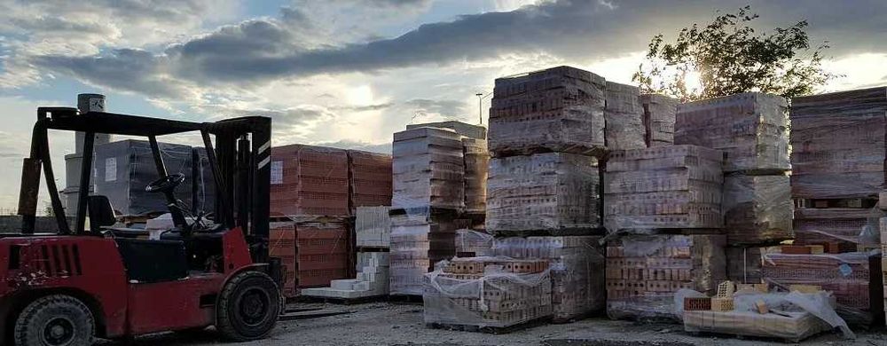 Бесплатным хранение кирпича