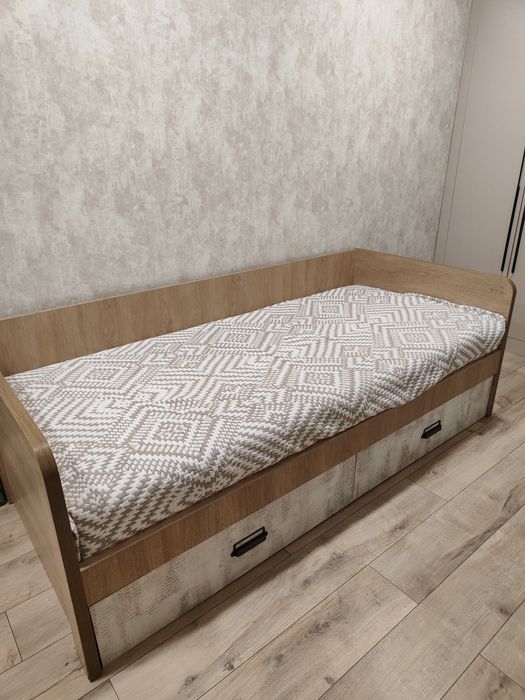 Кровать подростковая