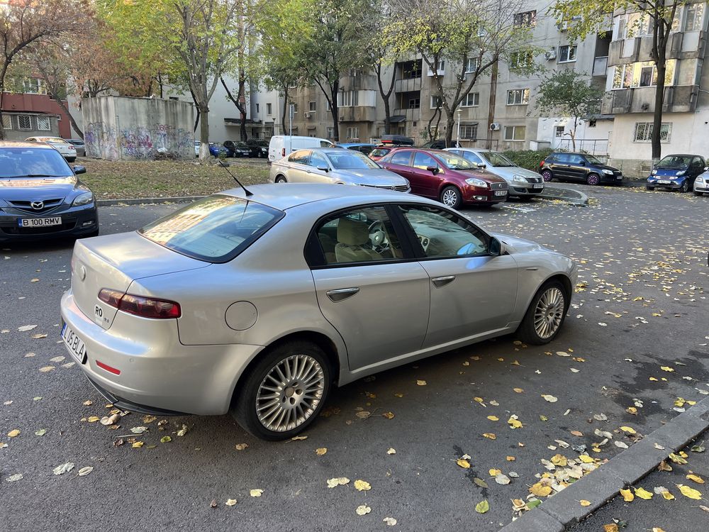 Alfa Romeo 159 2006 1.9 L diesel 150 cp 6+1 trepte stare buna