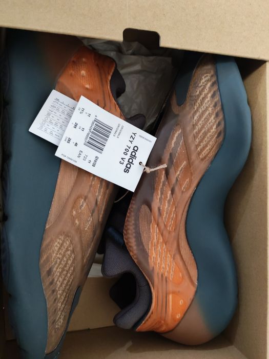 Adidas yeezy boost 700 V3 mărimea 46