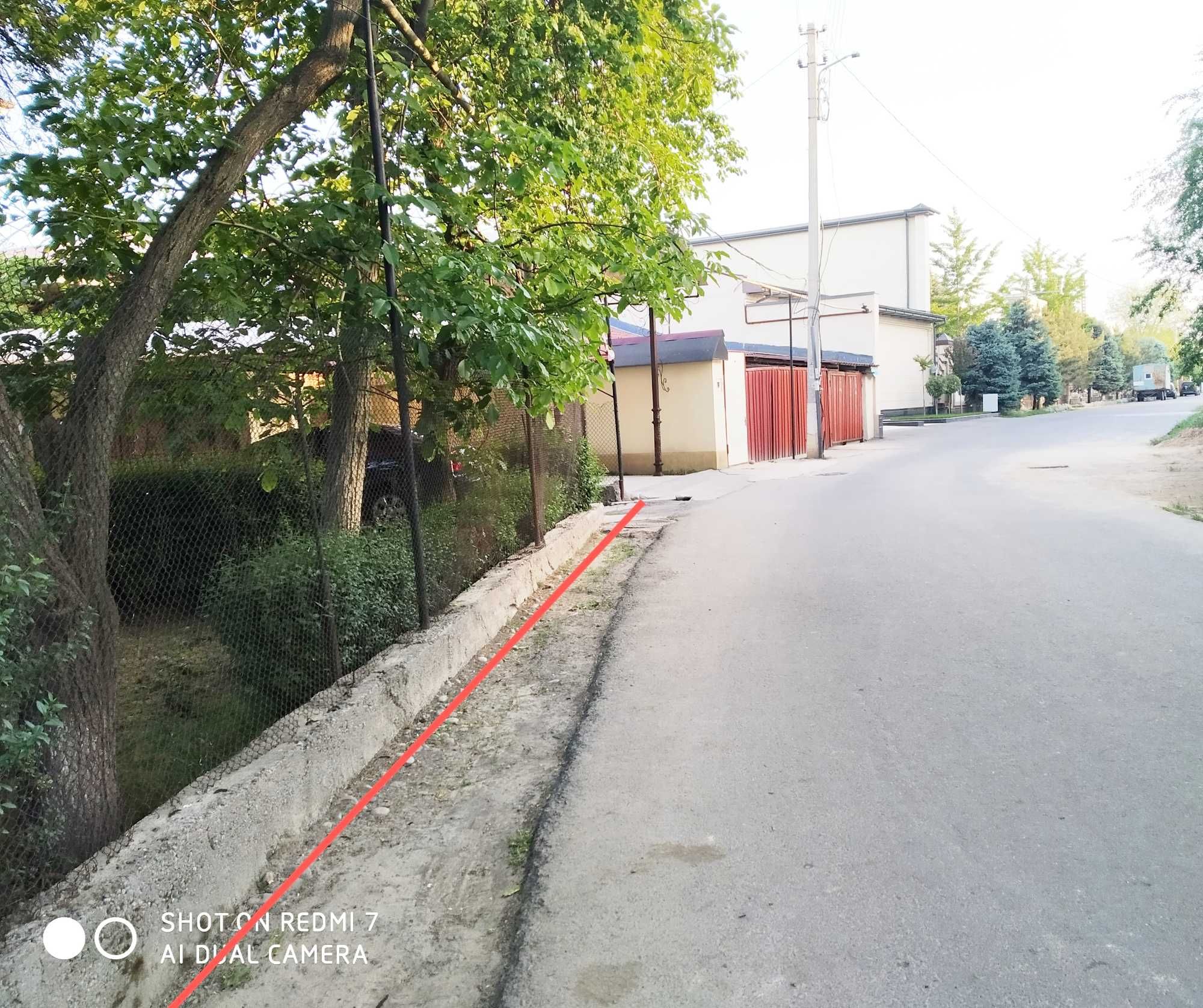 Дом 8,3 или 5 соток отдельно под застройку. Ор-р: ц.Луначарского.