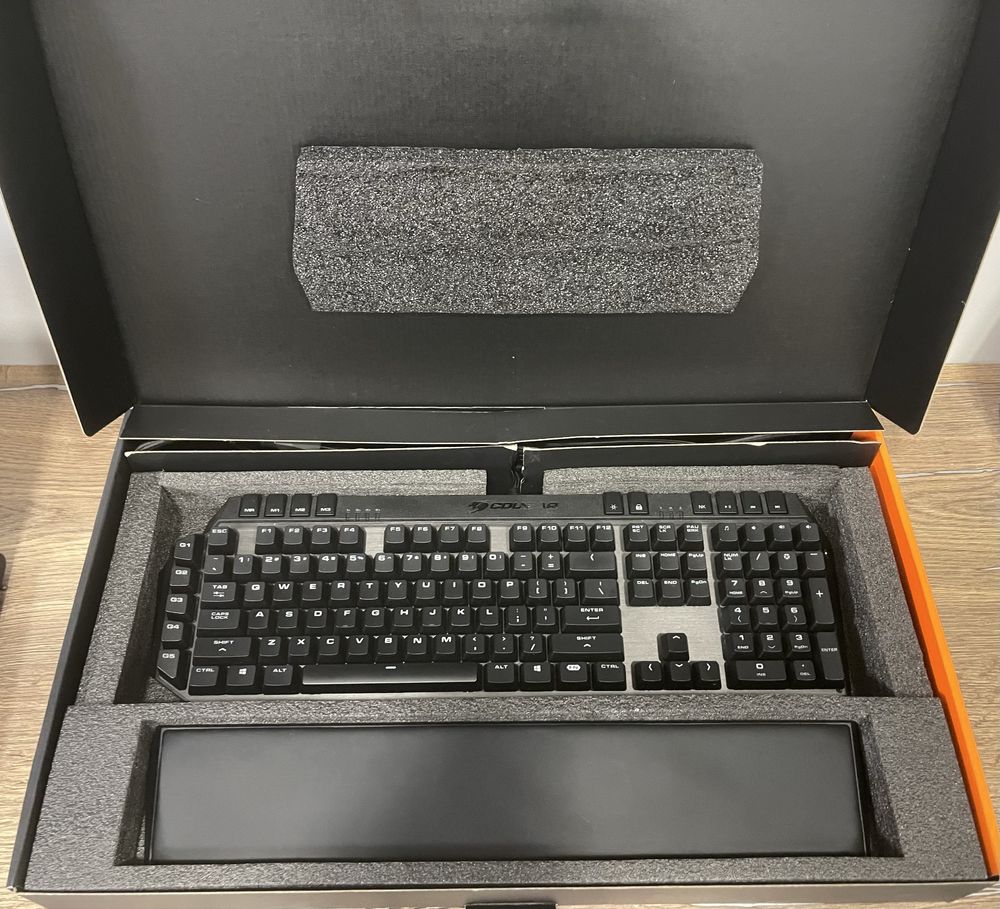 Гейминг клавиатура Cougar 700K EVO