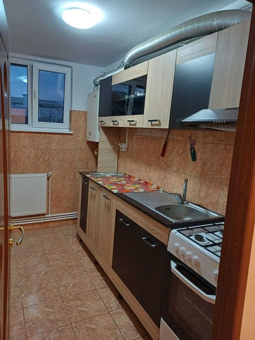 Se inchiriaza apartament 3 camere in Maratei