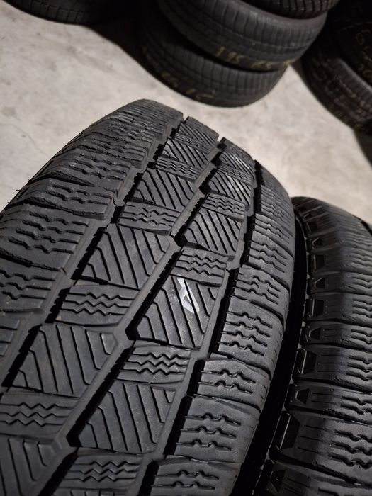 2 Anvelopele de iarnă 215 65 r16C Hifly