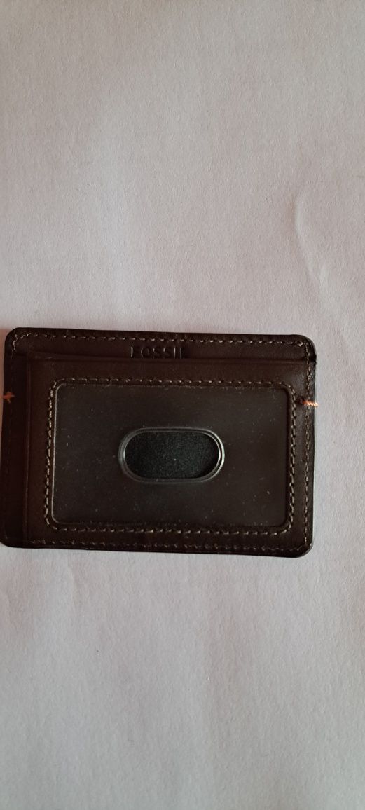 Визитник на Fossil