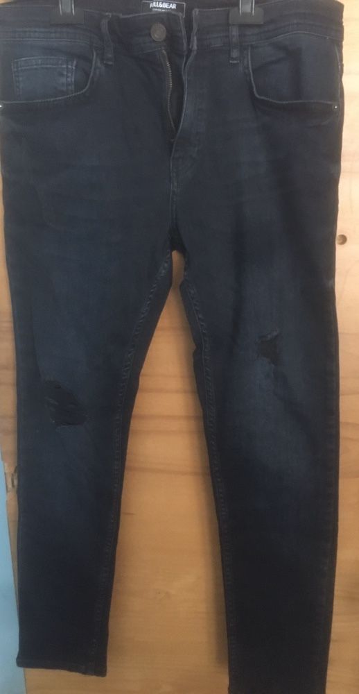 Pull& bear pantaloni baieti in stare buna mas 44