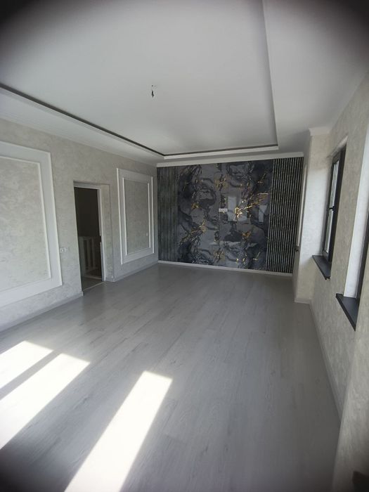 Xonobod 1 sotix 4 xona Tayyor remont Uglavoy joylashgan