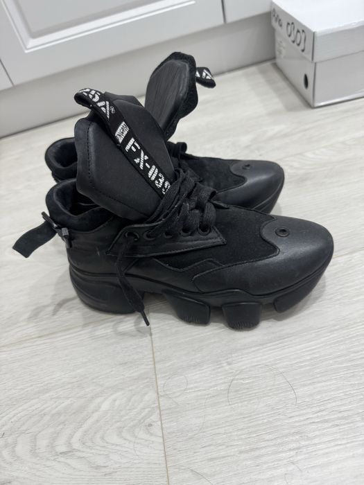 Женские кроссовки из натуральной кожи