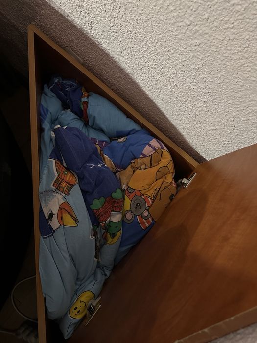 Colțar extensibil cu loc de depozitare + cutie depozitare + 4 tabureti