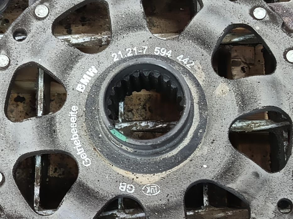 Kit ambreiaj 21217594442 2.0 D  N43B20A BMW Seria 3 E90/E91/E92/E93