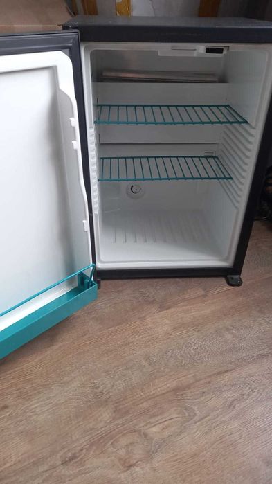 холодильник барный Electrolux