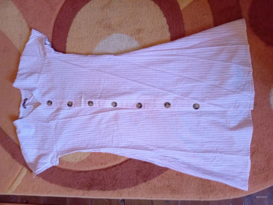 Vând fusta cu bluza de vara, rochii de vara