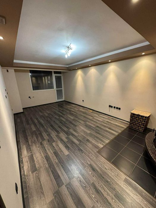 Продава се двустаен панелен апартамент – гр. Казанлък, ж.к. „Изток“