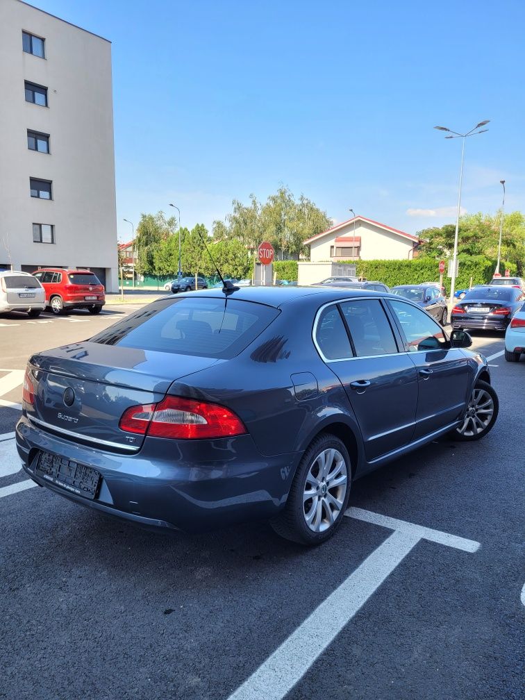Skoda Superb. Automata. 2009. 2.0 diesel