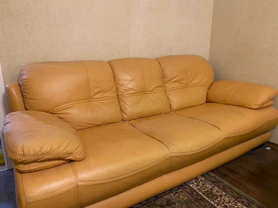 Диван и два кресла