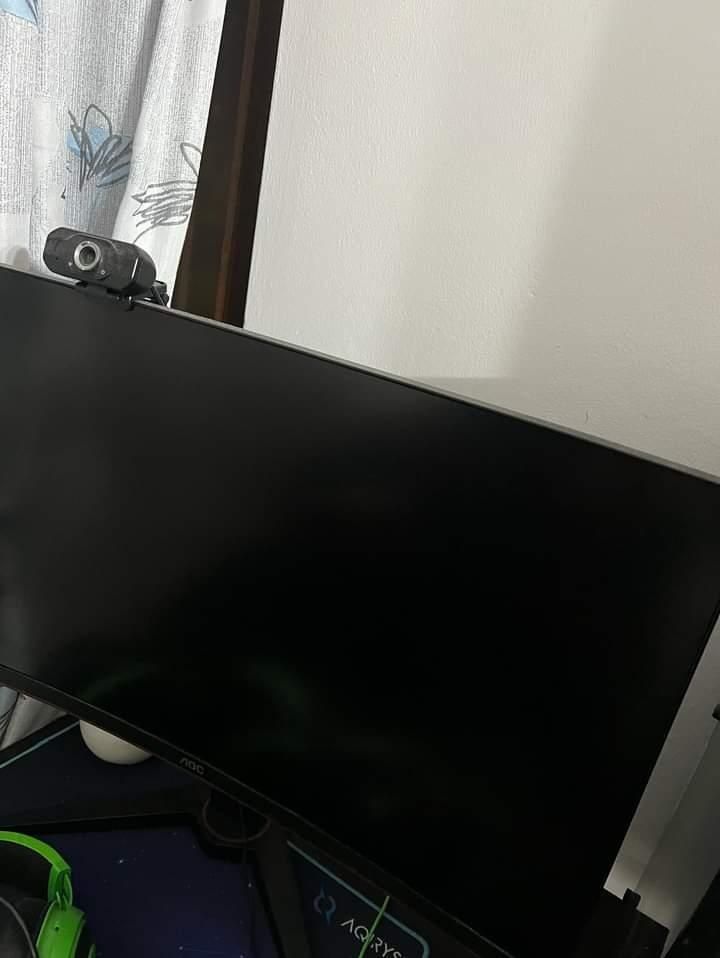 Monitor gaming curbat AOC