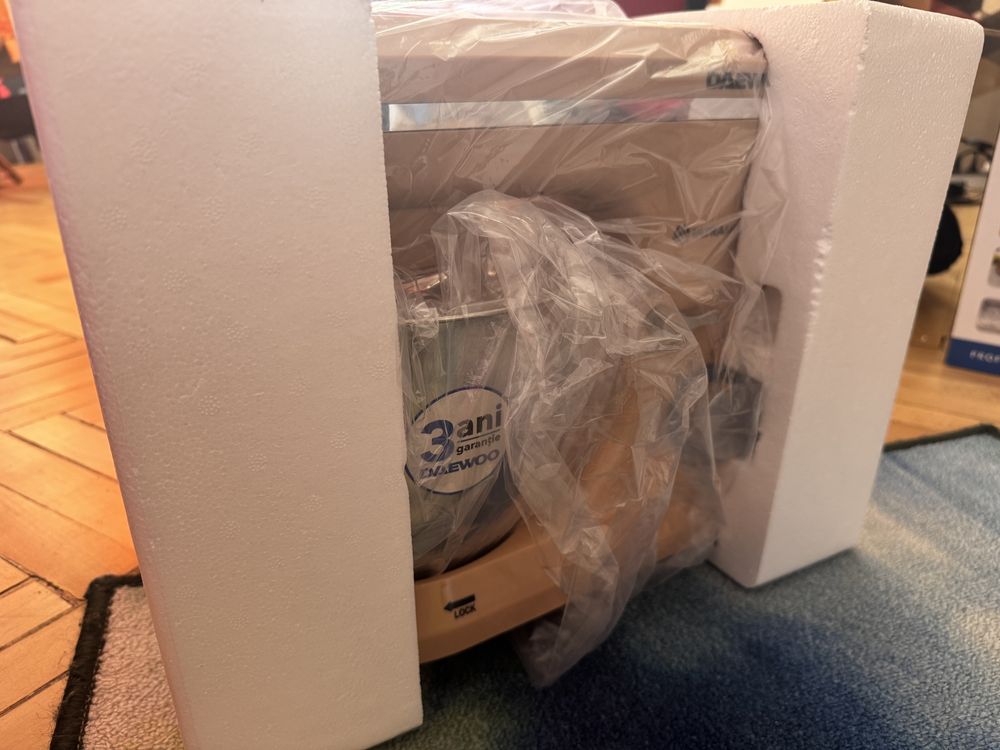 Vand mixer Daewoo cu bol din inox