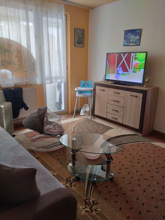 Vând apartament sau închiriez