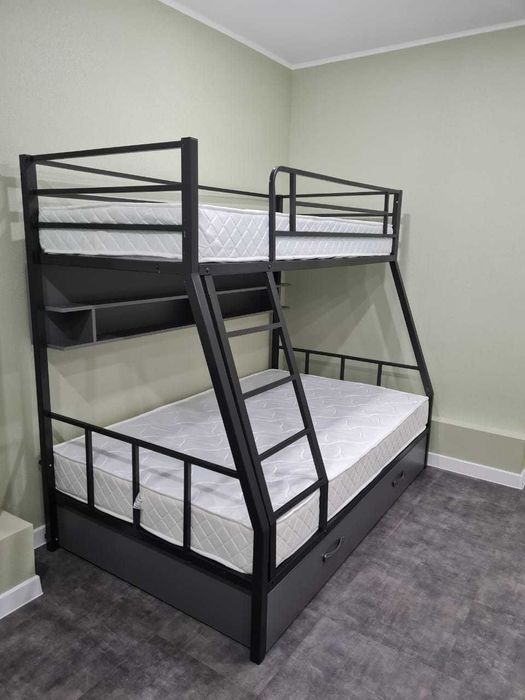 Металлическая двухъярусная кровать (двухярусная). Доставка бесплатно.