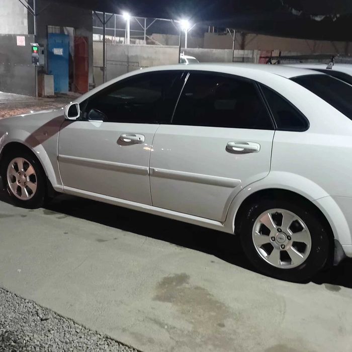 Chevrolet  lasseti  1.8