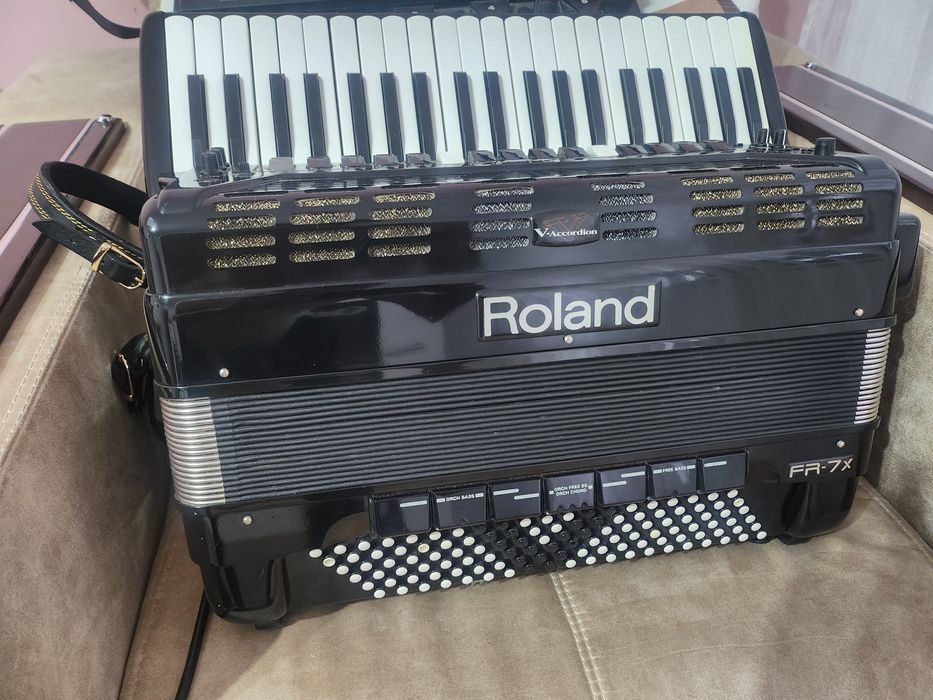 Acordeon roland fr7x de vânzare