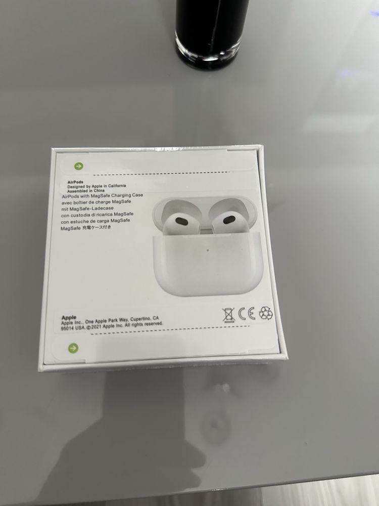 Casti Airpods Generatia 3