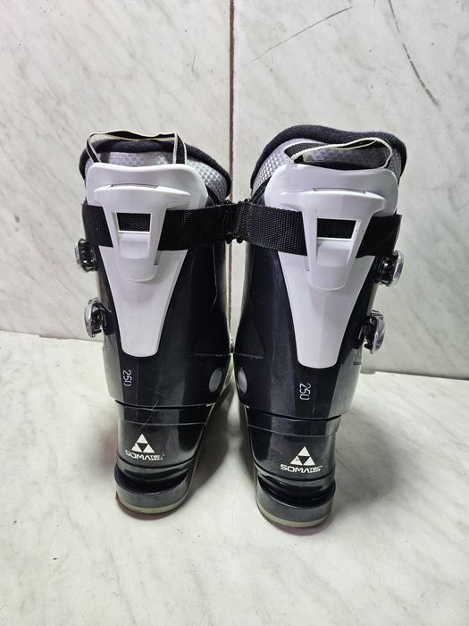 Clapari ski schi  Fischer mondo 25,5  corespunde mărimii 39