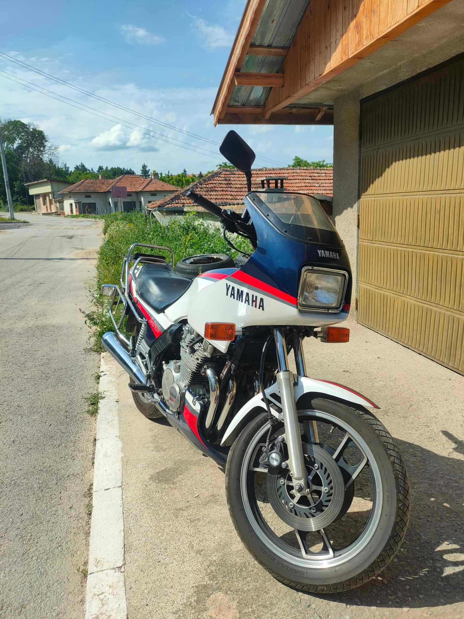 Мотоциклет Yamaha XJ750