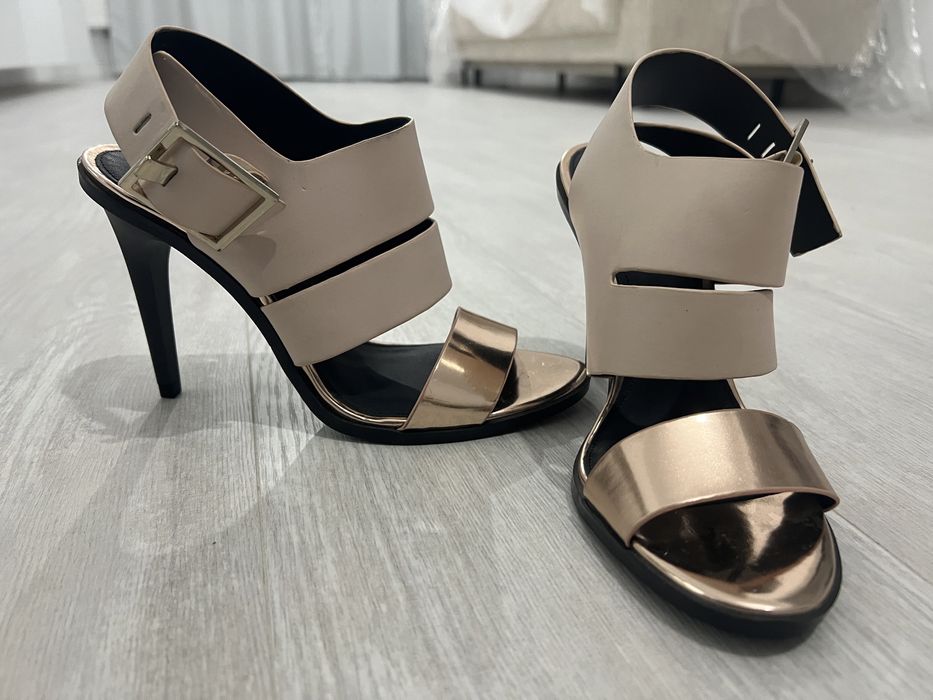 Pantofi Zara       noi