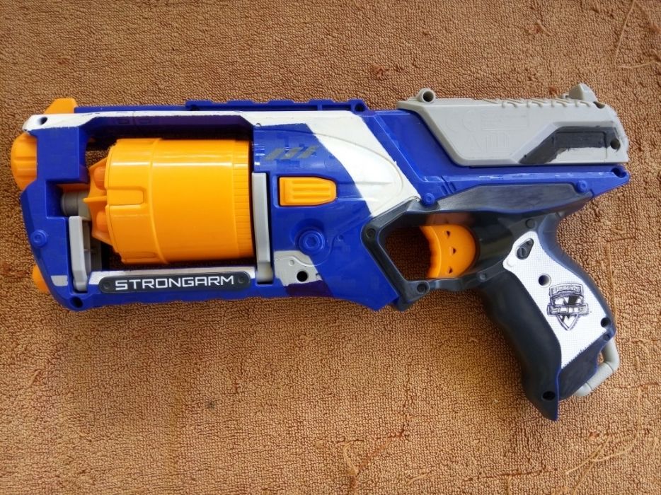 Nerf Blaster Strongarm