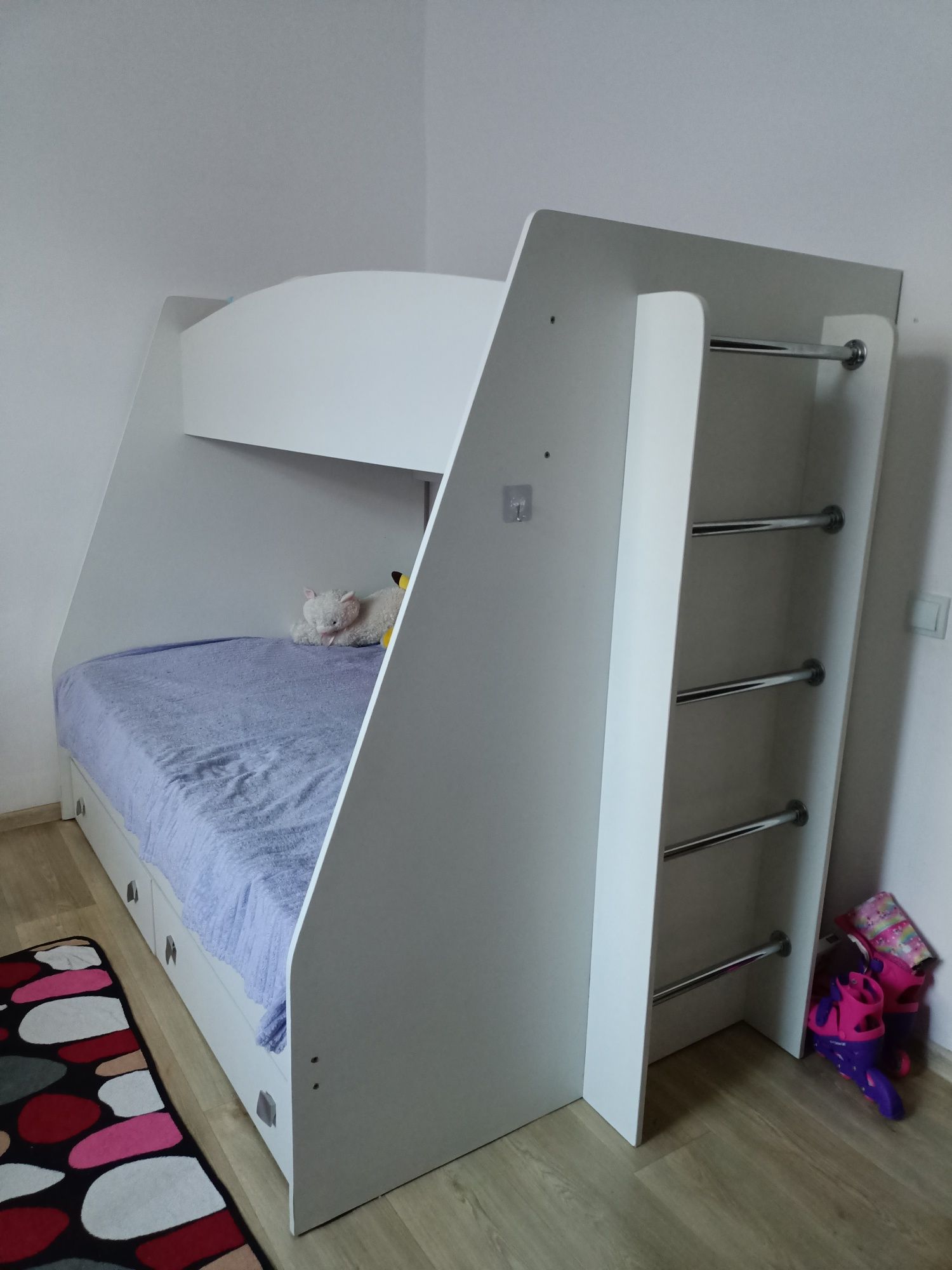 Продам двухъярусную кровать