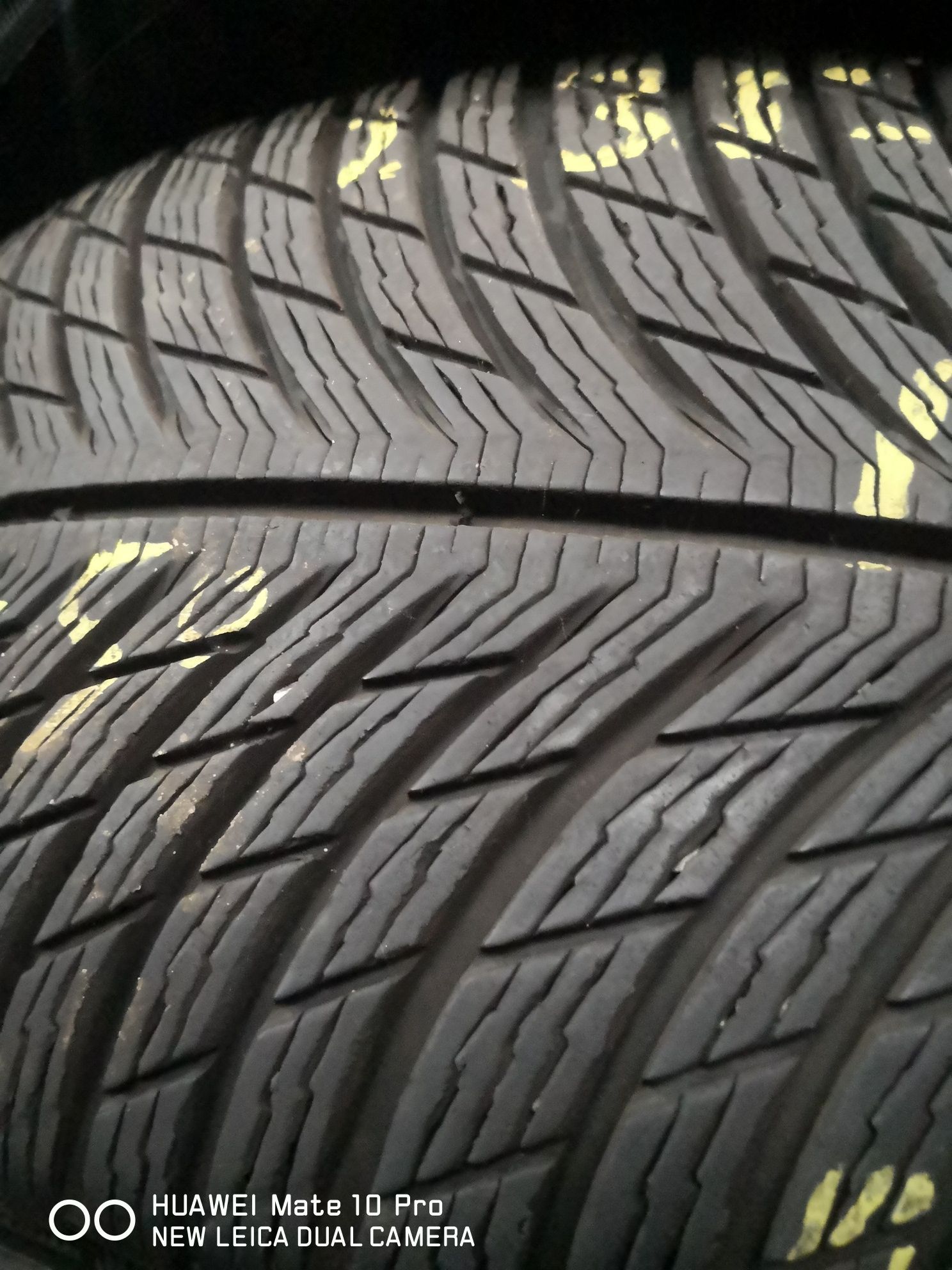 275 35 19 задни 245 40 19 предни гуми спорт пакет като нови Michelin