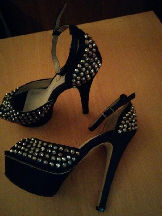 Sandale noi de ocazie cu platforma mas.36