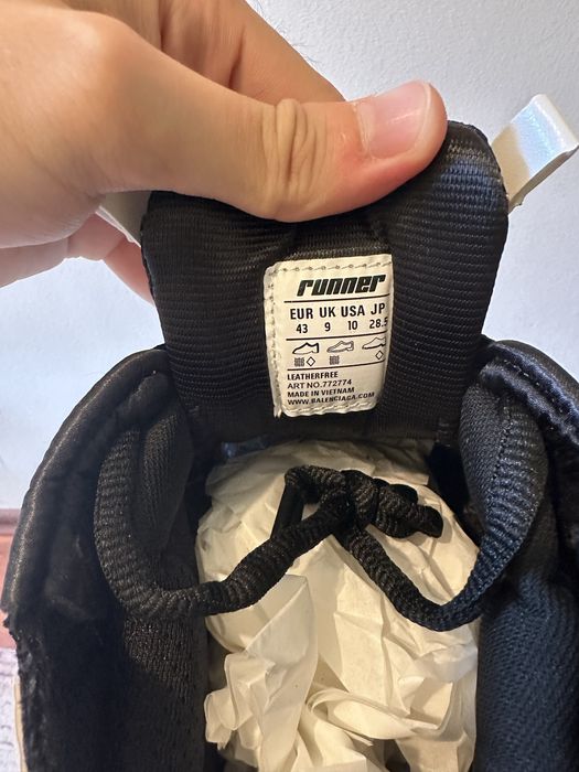 Balenciaga Runner White Black