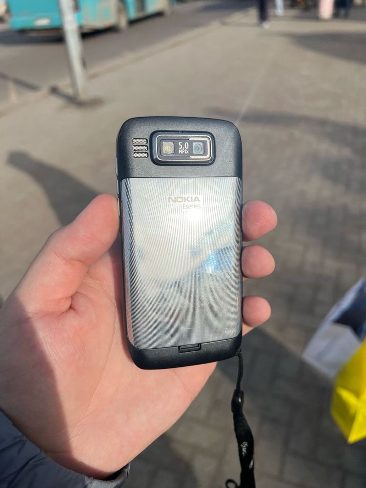 Nokia E72 / Идеал для своих лет