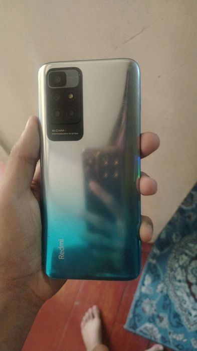 Redmi 10 2022 sensorida sibigʻi bor dogʻ chixigʻ tushmagan