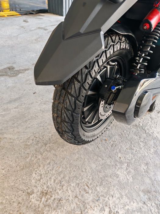 Электроскутер сотилади 2000кв