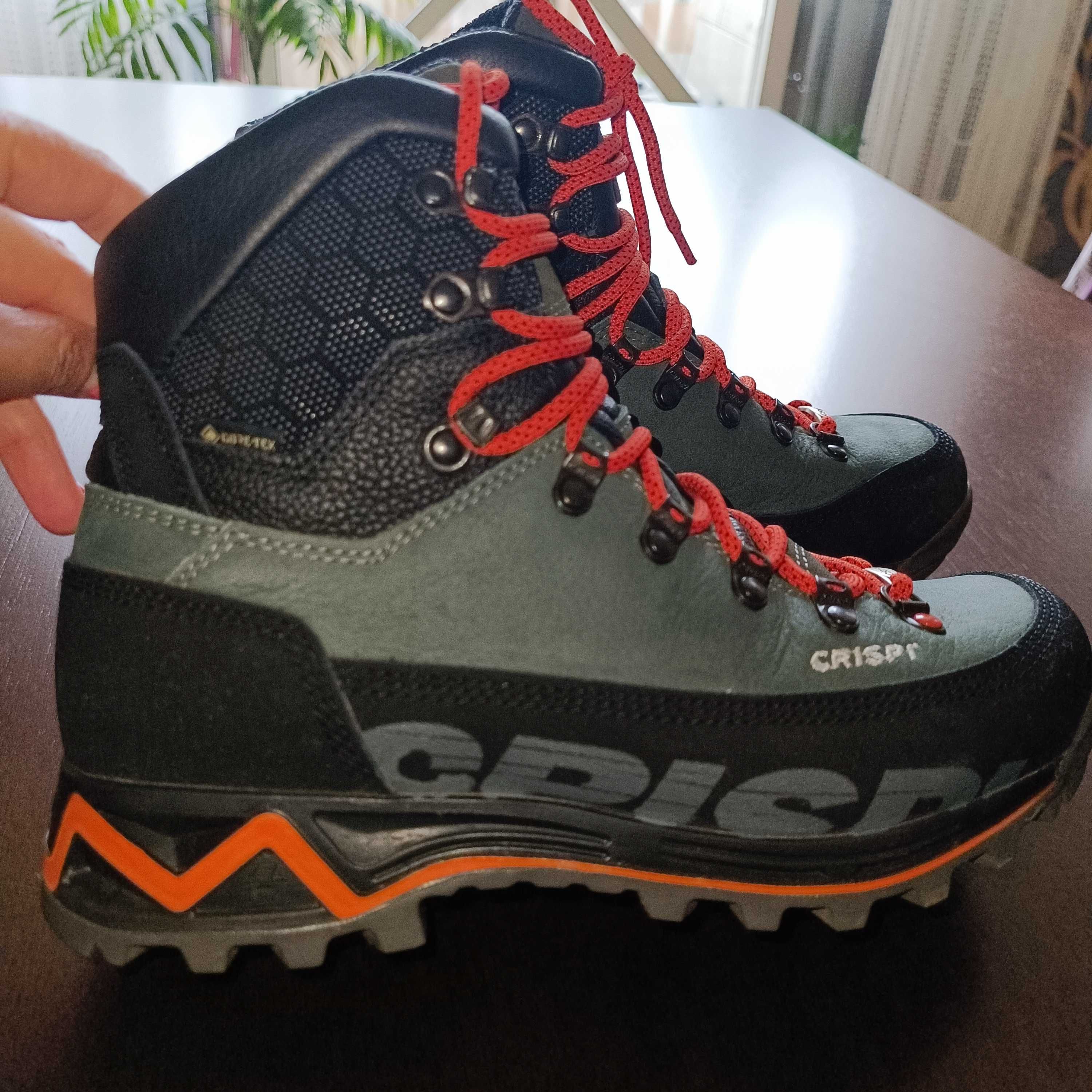 Туристически обувки.Най-новия модел на Crispi- Futura Cx Gtx-размер 39