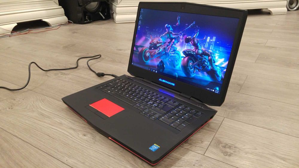 laptop gaming alienware defect ,intel core i7- ,video 4 gb gtx, 17,3"