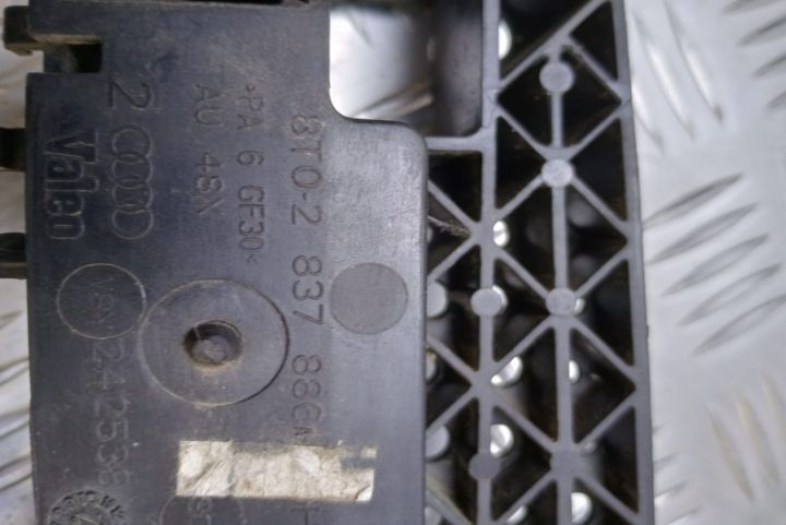 Suport maner  Valeo dreapta spate 8T0837886 Audi A4 B8/8K