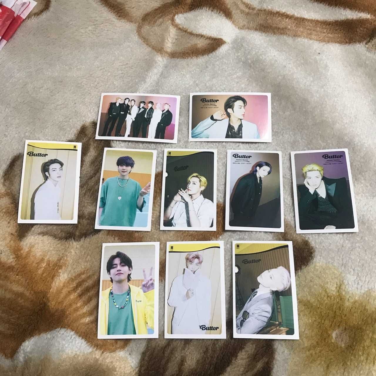 Фотокарточки с корейской группой BTS